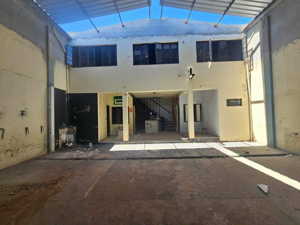 Barracão para aluguel no Alto: 