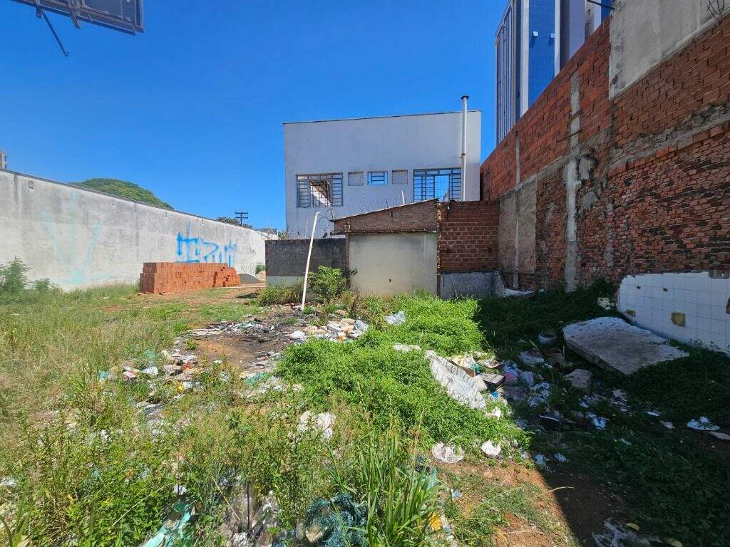Terreno para aluguel no Alto: 
