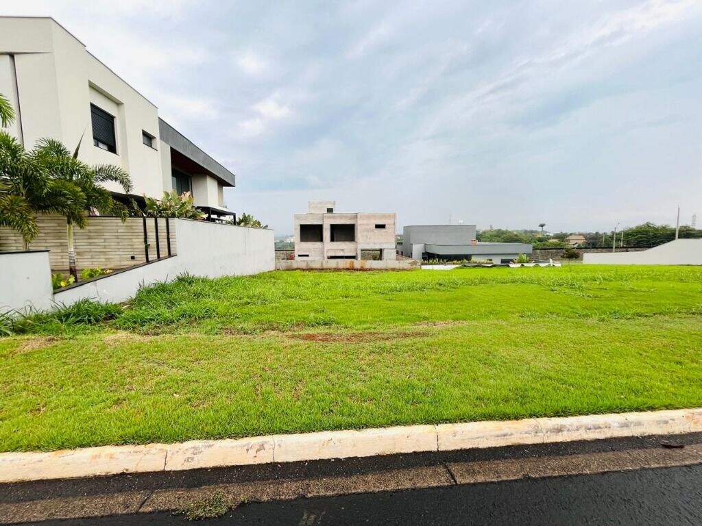 Terreno à venda no Jardim Planalto: 