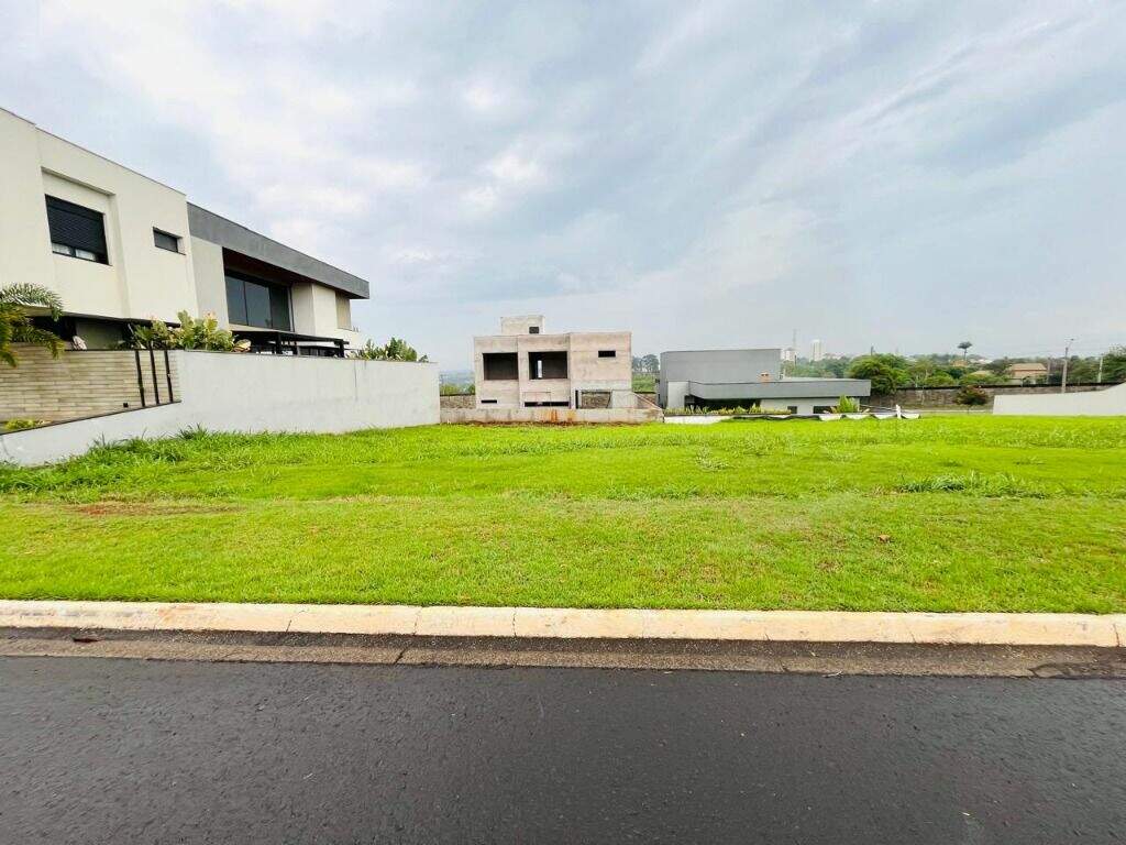 Terreno à venda no Jardim Planalto: 