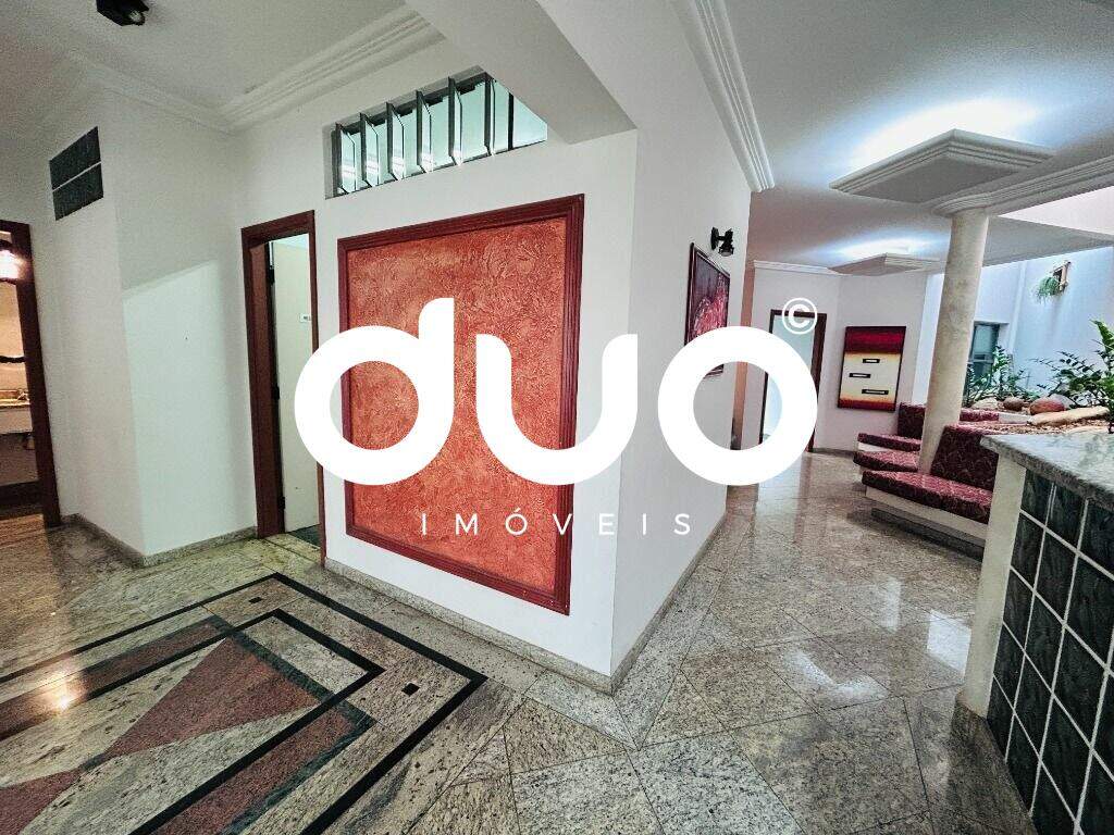 Casa à venda no Centro: 