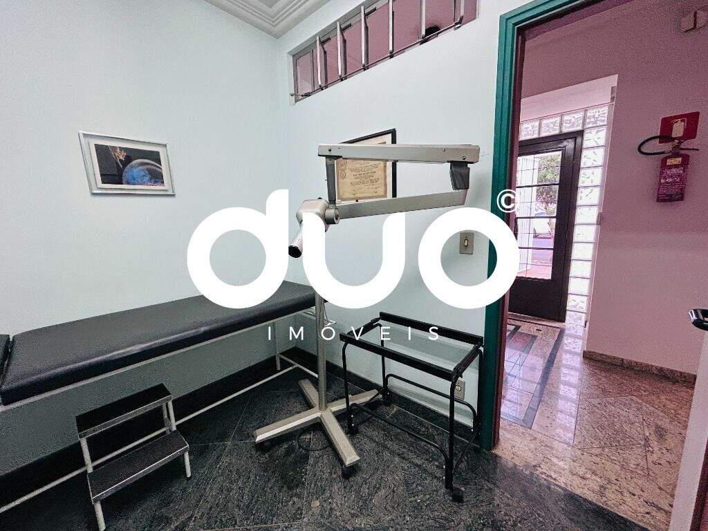 Casa à venda no Centro: 