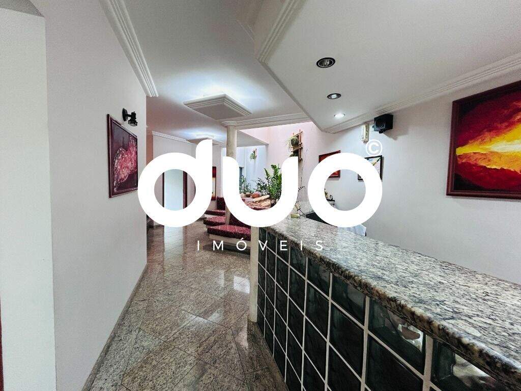 Casa à venda no Centro: 