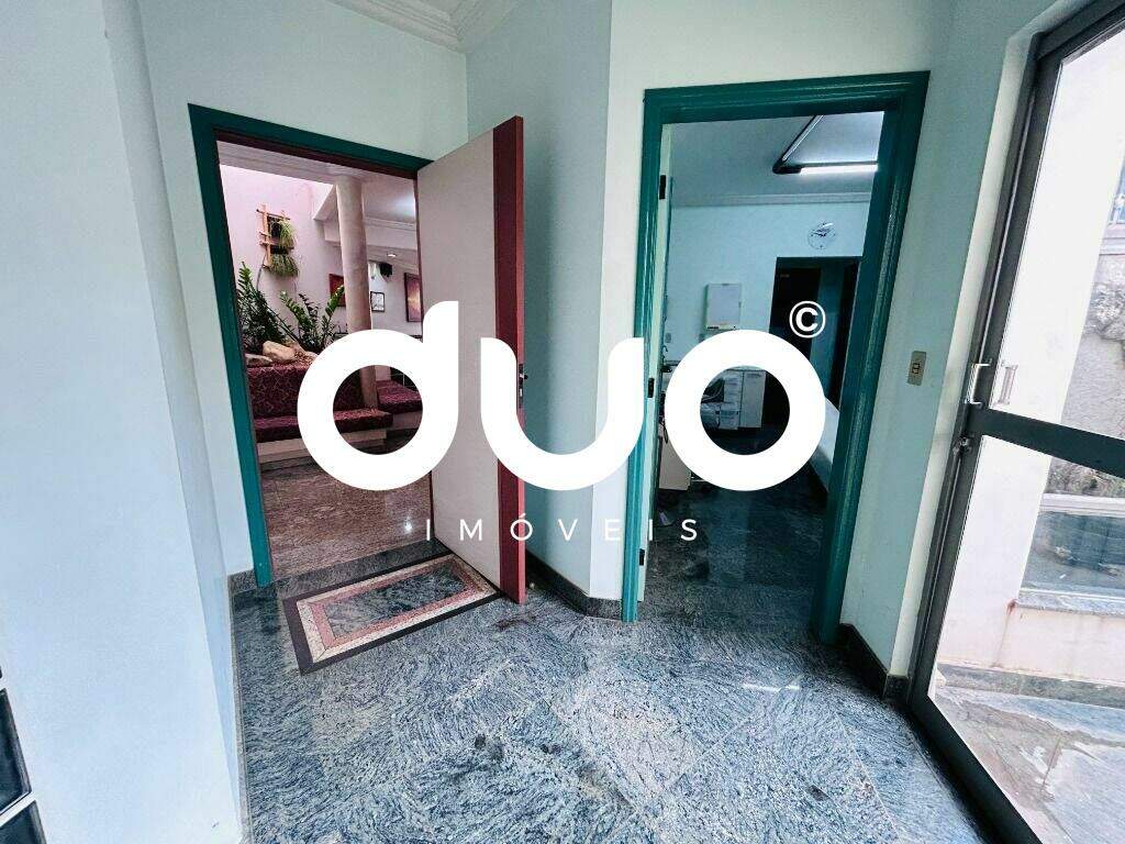 Casa à venda no Centro: 