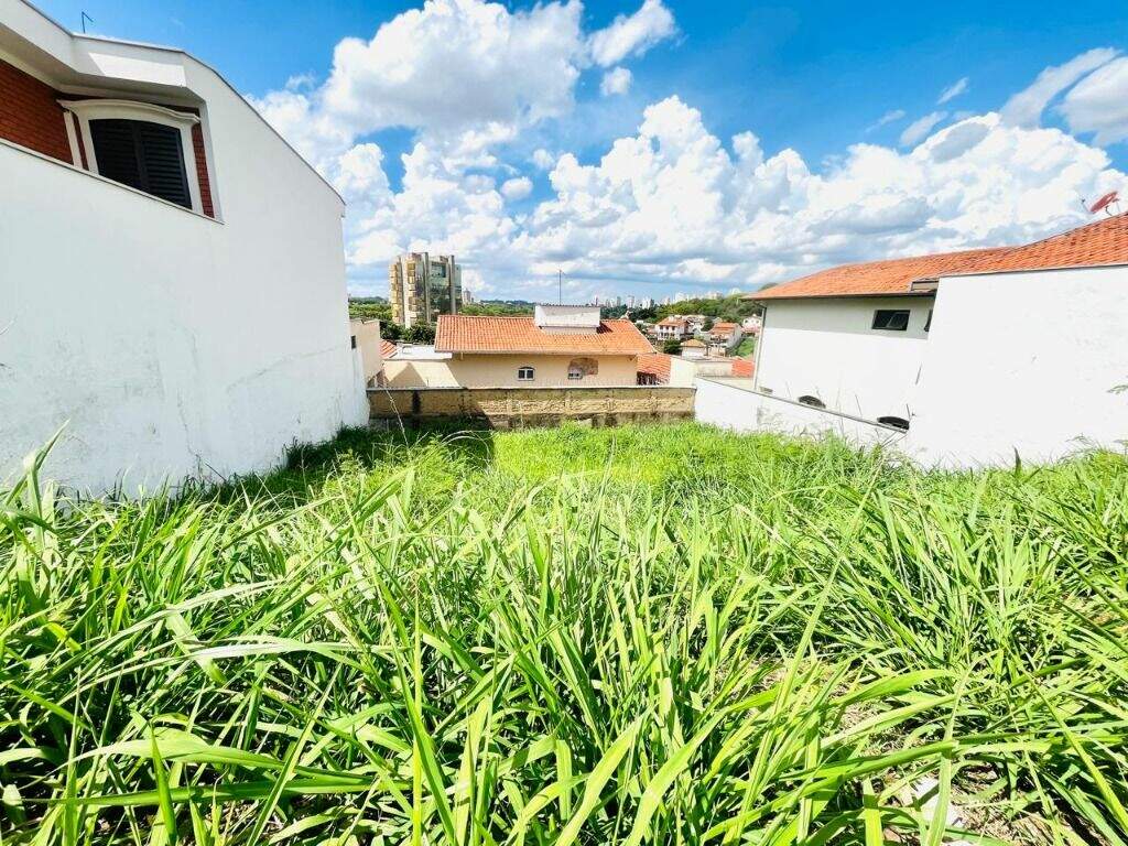 Terreno à venda no Castelinho: 