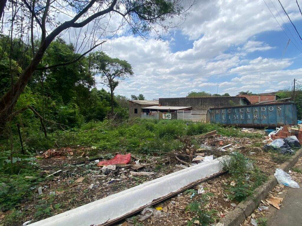Terreno à venda no Vila Rezende: 