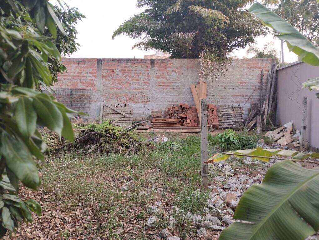 Terreno à venda no Parque Santa Cecília: 