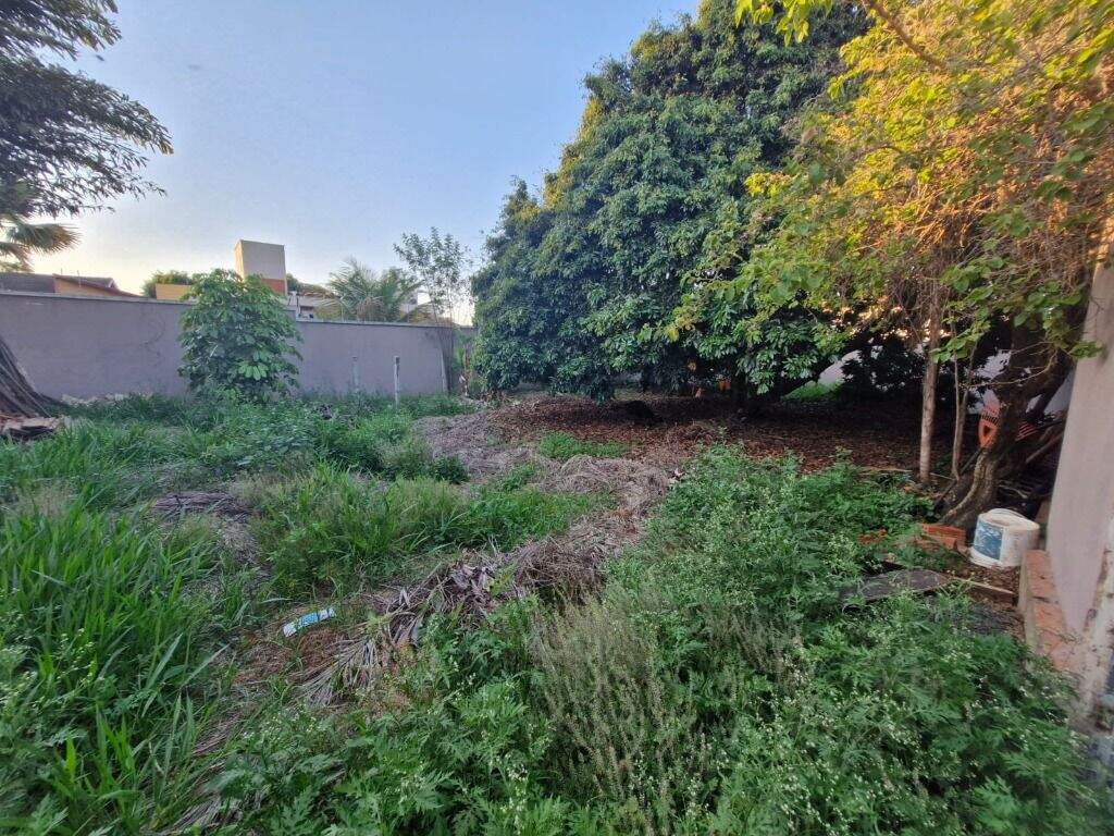 Terreno à venda no Parque Santa Cecília: 