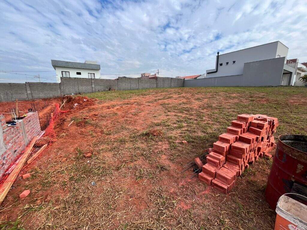 Terreno à venda no Vale do Sol: 
