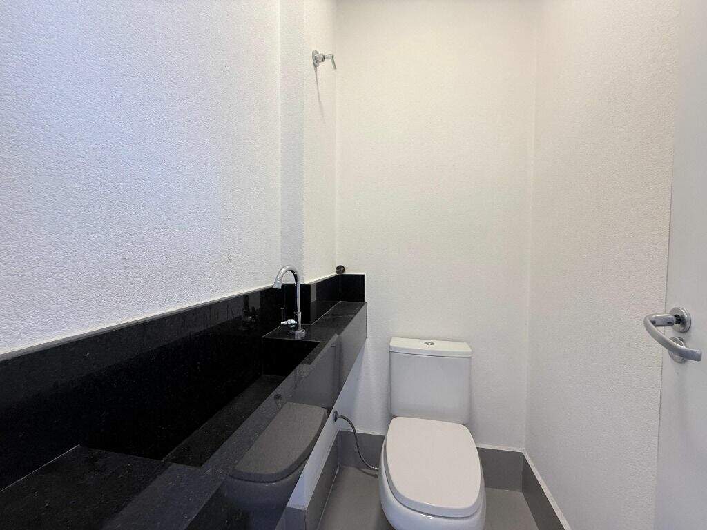 Sala à venda no Centro: 