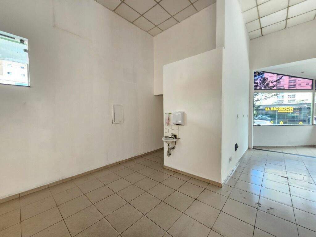 Salão para aluguel no Alto: 