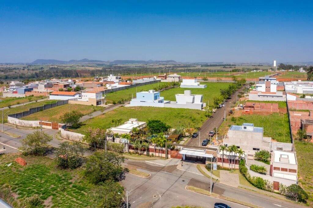 Terreno à venda no Santa Terezinha: 
