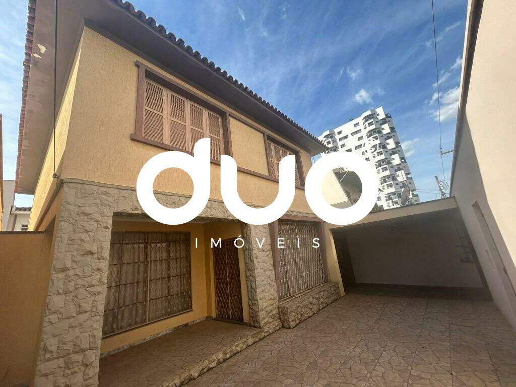 Casa à venda no Centro: 