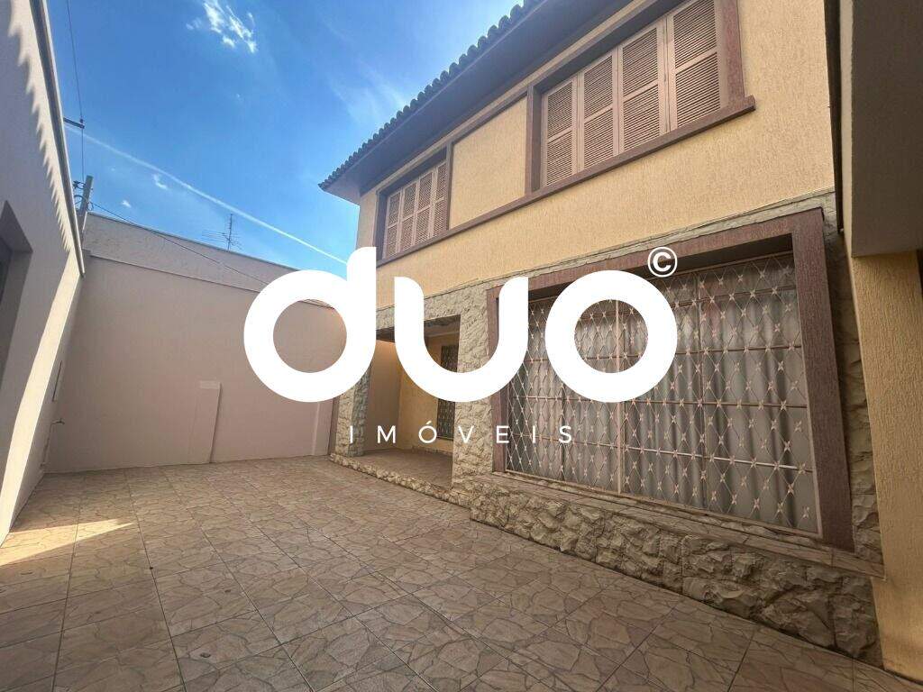 Casa à venda no Centro: 