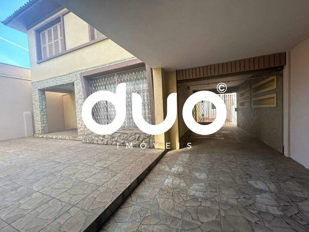 Casa à venda no Centro: 