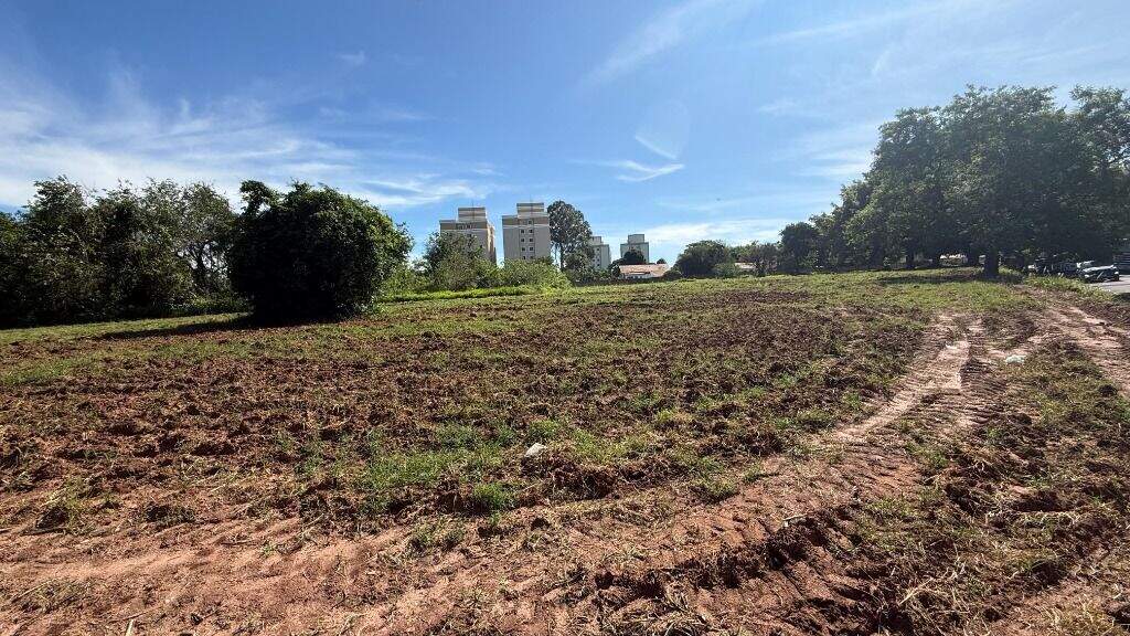 Área à venda no Jardim Nova Iguaçu: 