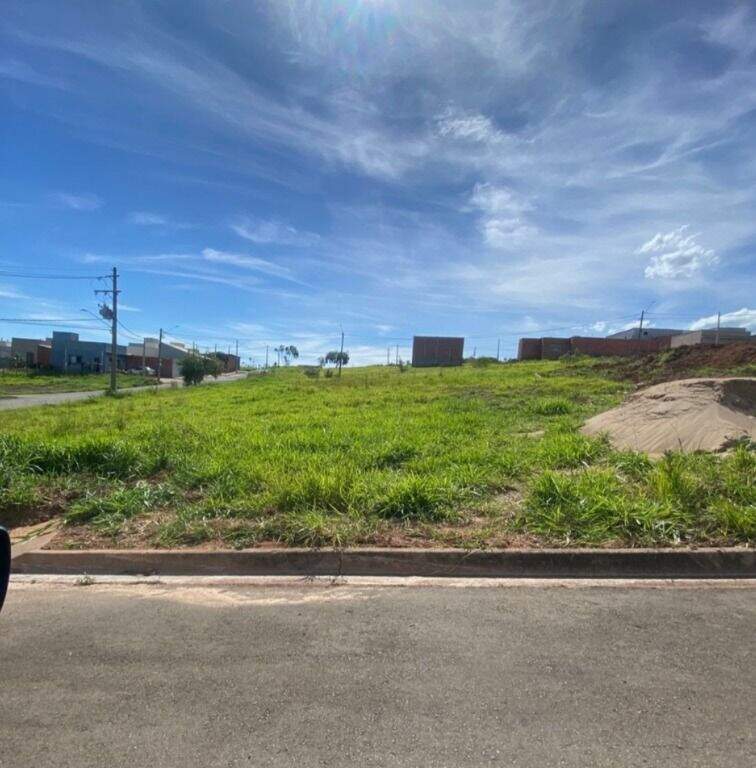 Terreno à venda no Santa Terezinha: 