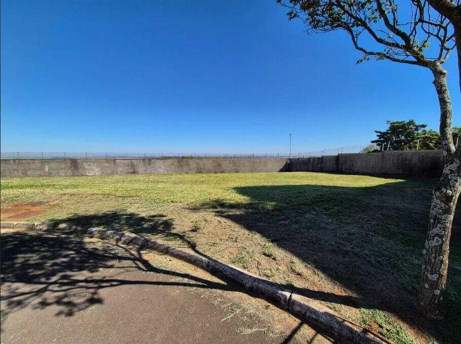 Terreno à venda no Parque Cecap I: 