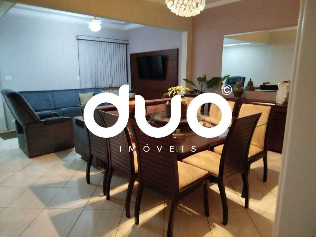 Casa à venda no Dois Córregos: 