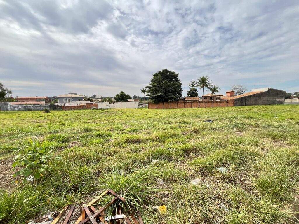 Terreno à venda no Parque Chapadão: 