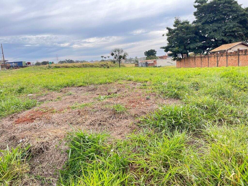 Terreno à venda no Parque Chapadão: 