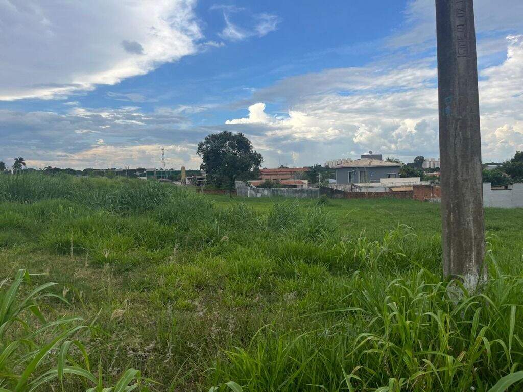 Terreno à venda no Parque Chapadão: 