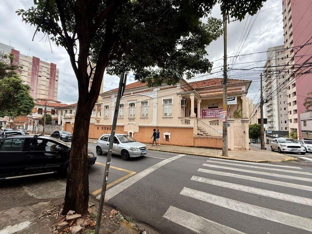 Prédio à venda no Centro: 