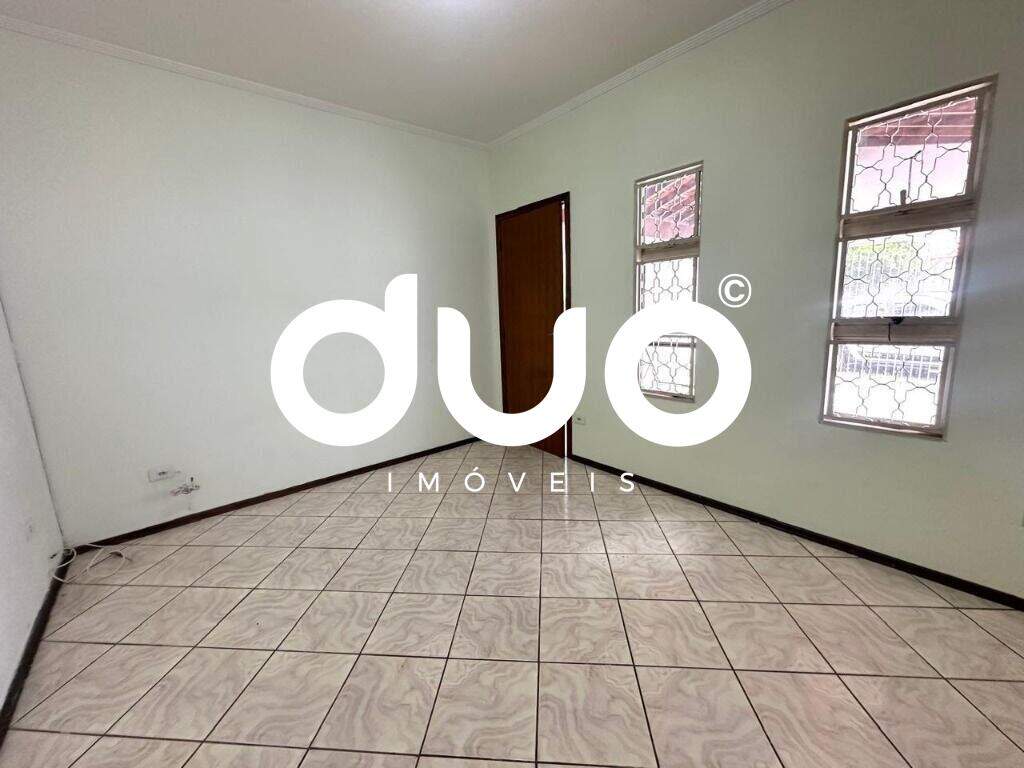 Casa à venda no parque primeiro de maio : 