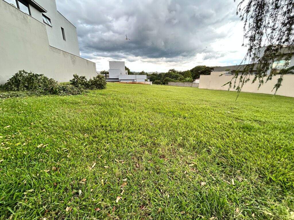 Terreno à venda no Água Branca: Terreno à venda em condomínio fechado na Água Branca, Piracicaba, com 300 m² e topografia plana - Duo Imóveis