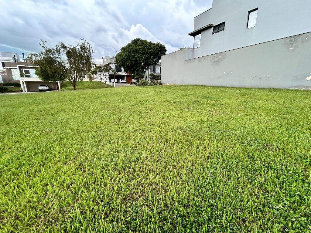 Terreno à venda no Água Branca: Terreno à venda em condomínio fechado na Água Branca, Piracicaba, com 300 m² e topografia plana - Duo Imóveis