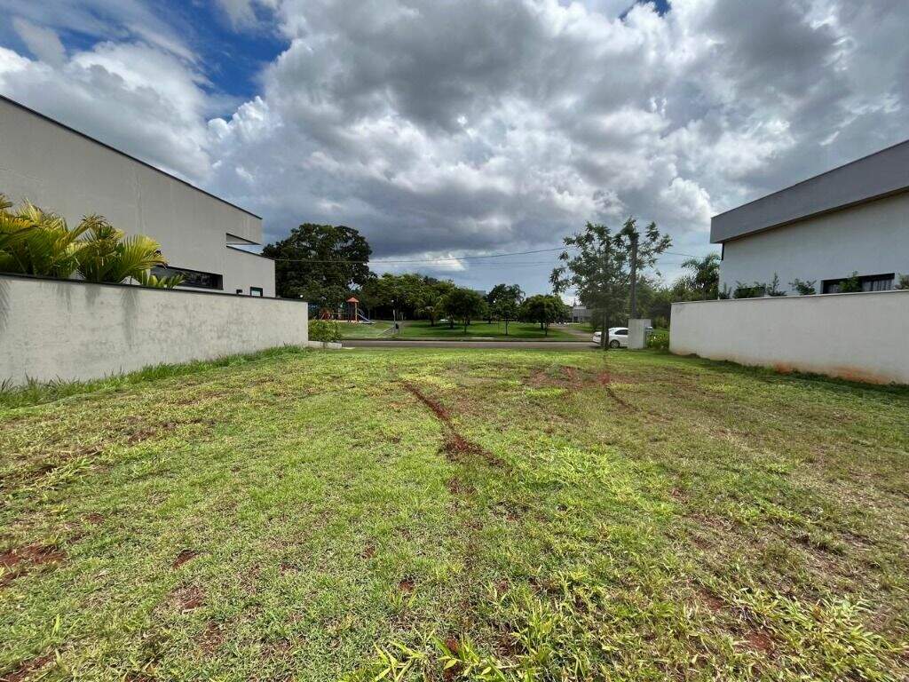 Terreno à venda no Santa Rosa: 
