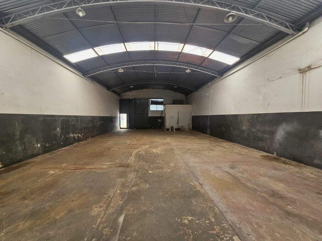 Barracão para aluguel no Jardim Caxambu: 