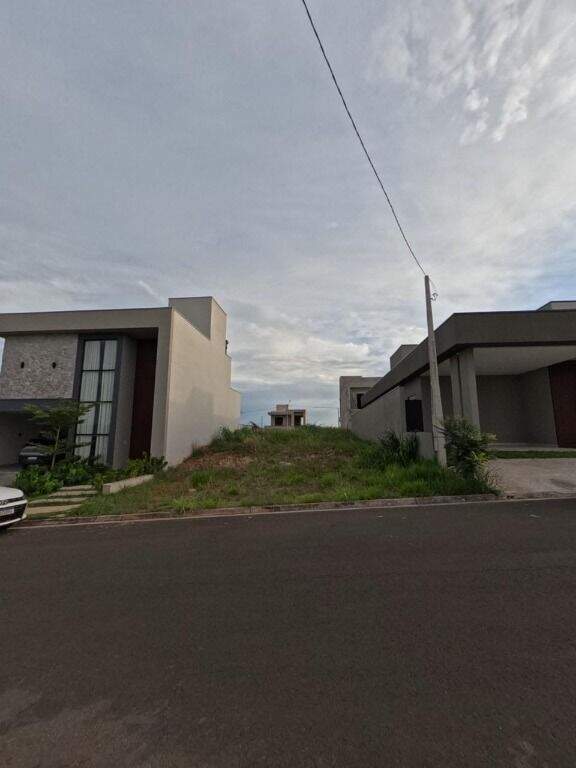 Terreno à venda no Jardim São Francisco: 