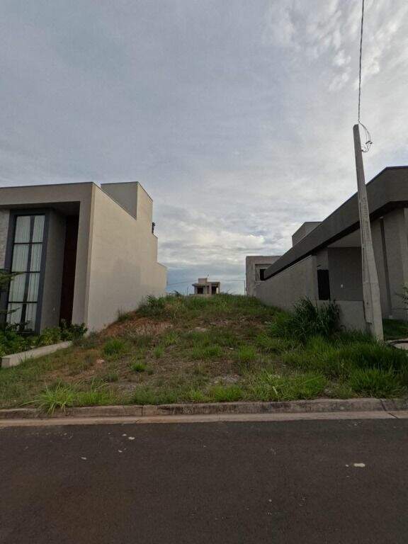 Terreno à venda no Jardim São Francisco: 