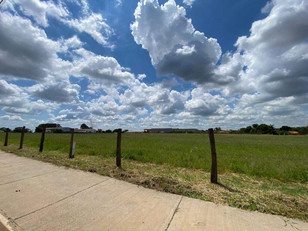 Área à venda no Dois Córregos: 