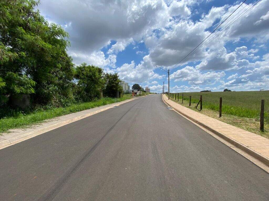 Área à venda no Dois Córregos: 