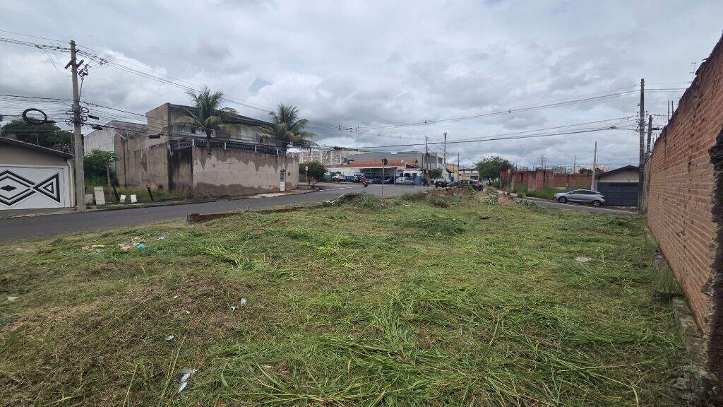 Terreno à venda no Parque Conceição II: 