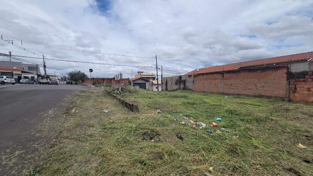 Terreno à venda no Parque Conceição II: 