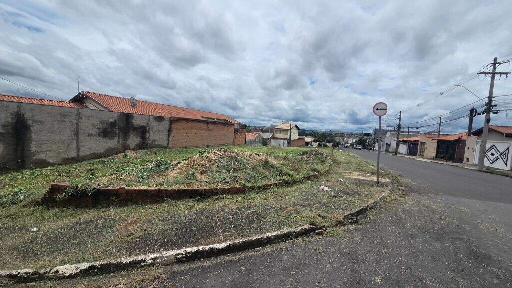Terreno à venda no Parque Conceição II: 