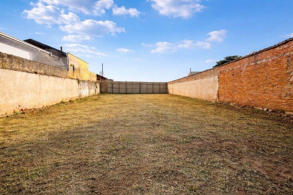 Terreno à venda no Jardim Elite: 