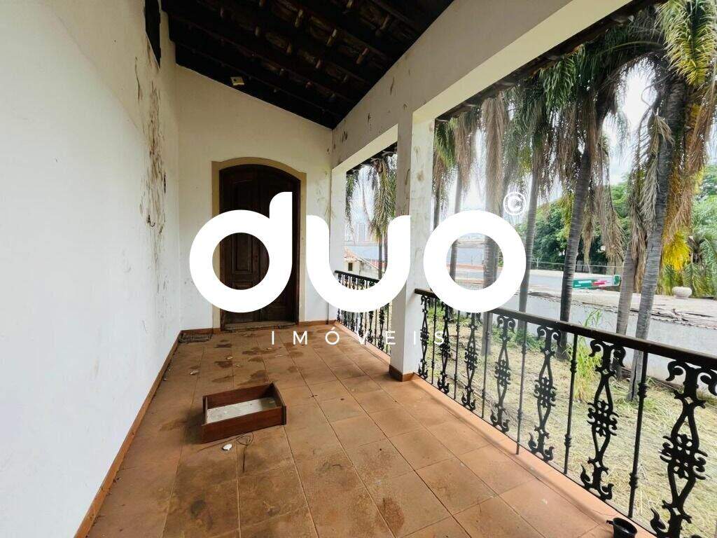 Casa à venda no Centro: 