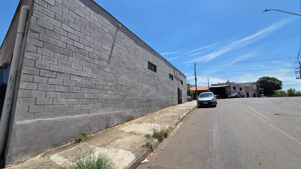 Barracão à venda no Residencial Santo Antônio: 