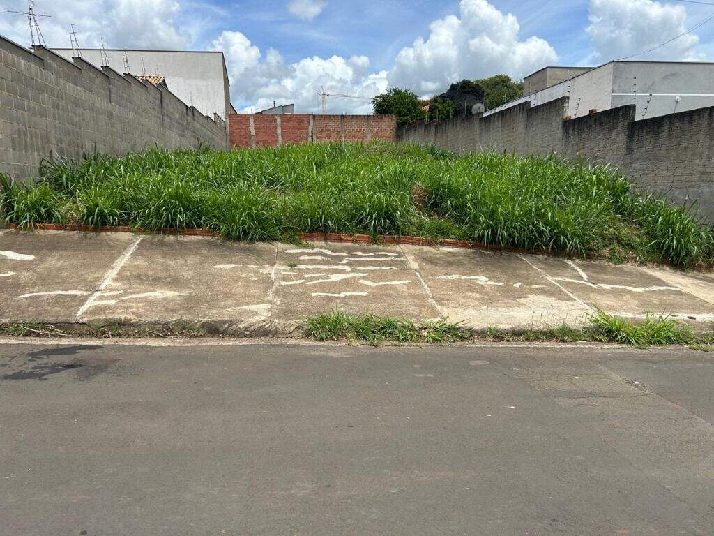 Terreno à venda no Loteamento Santa Rosa: 