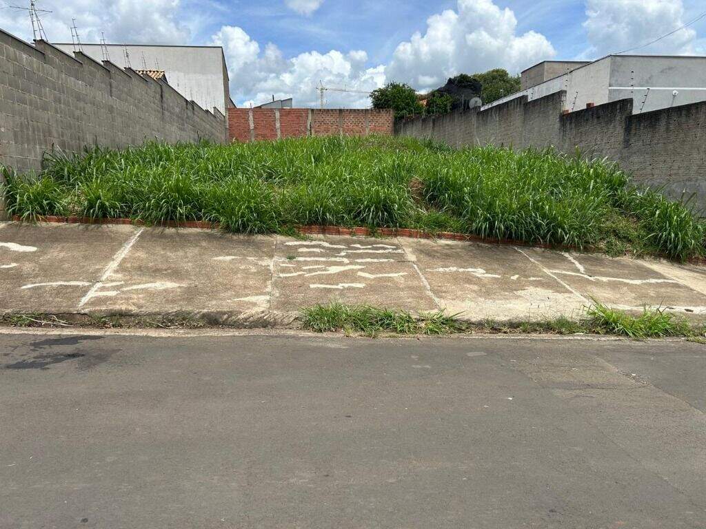 Terreno à venda no Loteamento Santa Rosa: 