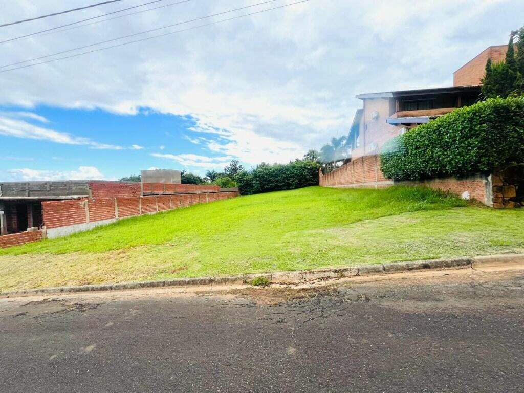Terreno à venda no Morada dos Pássaros: 