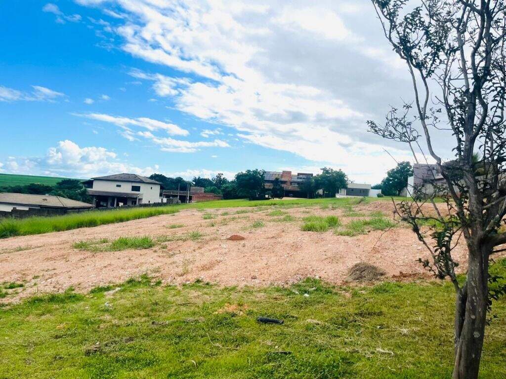 Terreno à venda no Morada dos Pássaros: 