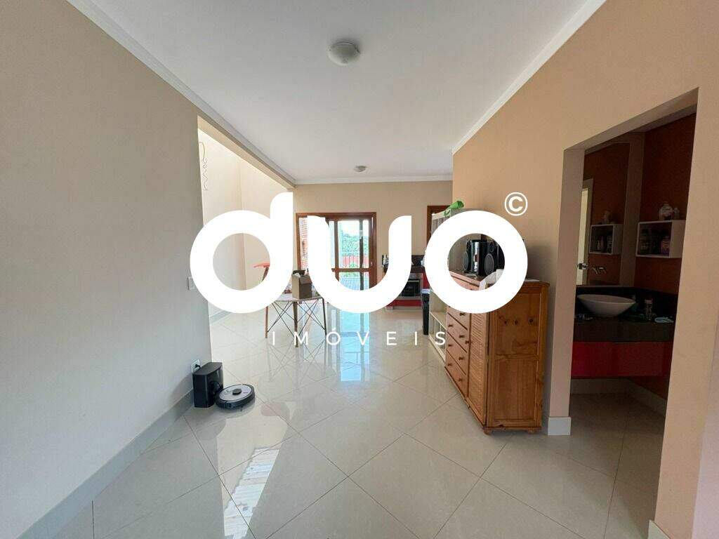 Casa à venda no Chácara Esperia: 