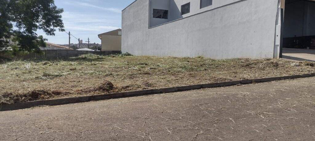 Terreno à venda no Altos do São Francisco: 