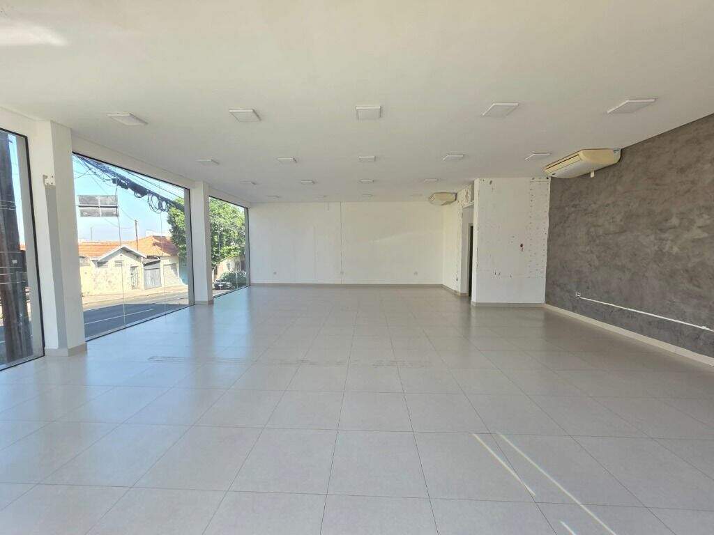 Salão para aluguel no Vila Rezende: 