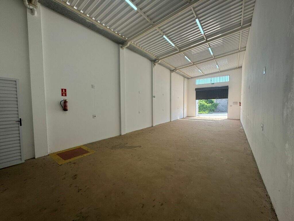 Salão para aluguel no Jardim Nova Suíça: 